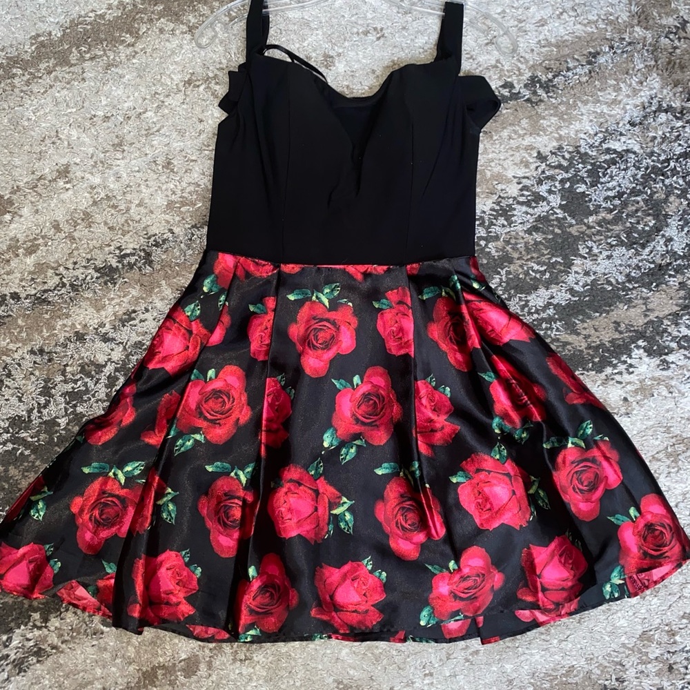 🌹 𝒷𝑒𝒶𝓊𝓉𝒾𝒻𝓊𝓁𝓁𝓎, 𝓇𝑜𝓈𝑒𝓈 🌹